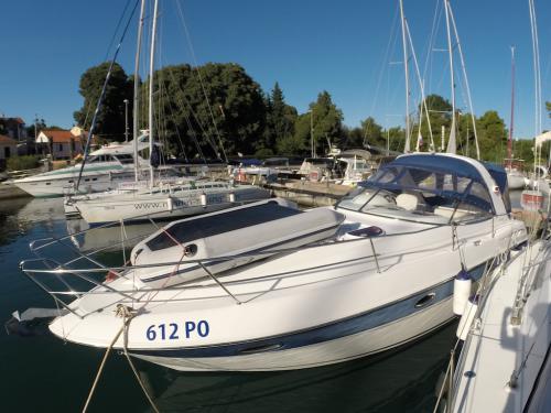 Motor yacht Bavaria 32 Sport for hire in Zadar
