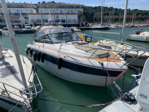 Motor yacht Bavaria 33 Sport for charter in Palma