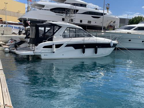 Motoryacht Bavaria 33 Sport chartern in Trogir