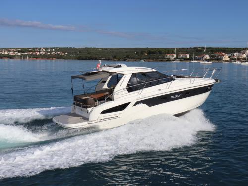 Motorboot Bavaria 33 Sport Yachtcharter in Biograd na Moru