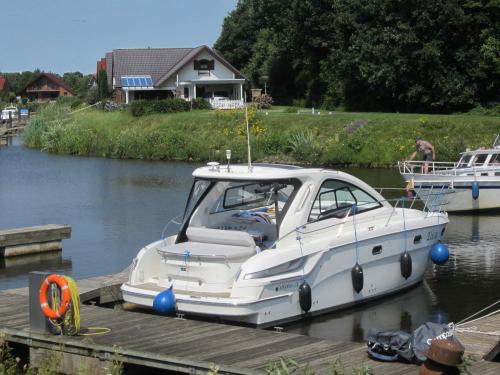 Motorboat Bavaria 34 Sport available for charter in Marina Veruda