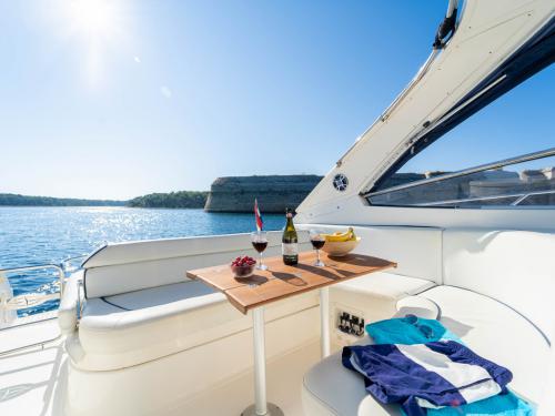 Motorboot Bavaria 37 Sport chartern in Sibenik