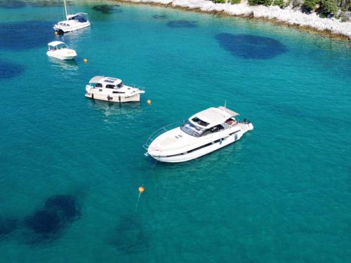 Motoryacht Bavaria 40 Sport chartern in Marina Kornati