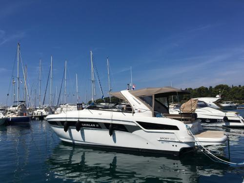 Motoryacht Bavaria 40 Sport Open Yachtcharter in Pula