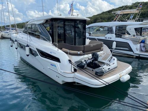 Motoryacht Bavaria 40 Sport Open chartern in Pula