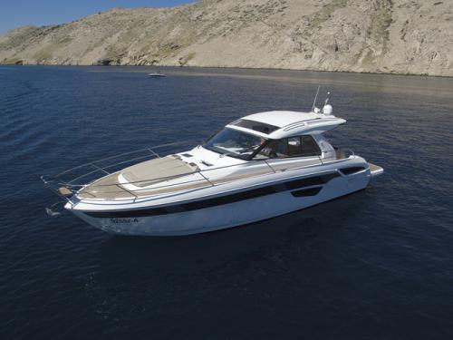 Motorboot Bavaria 450 Sport HT Yachtcharter in Marina Punat