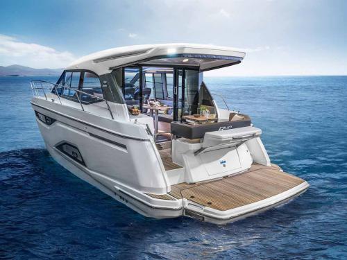 Motorboot Bavaria R40 FLY chartern in Marina Alacati
