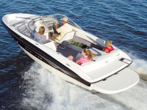 Motorboat Bayliner 185 Bowrider available for charter in Lazise