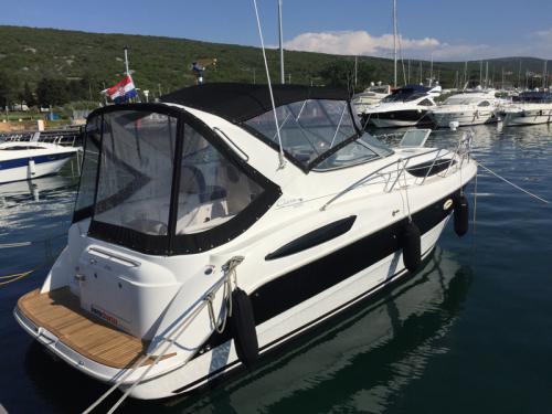 Motorboot Bayliner 3055 chartern in Krk