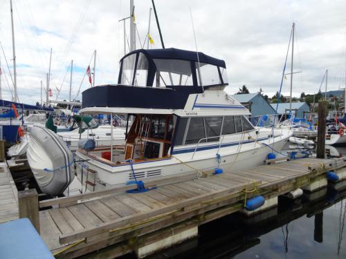 Motorboot Bayliner 3288 chartern in Nanaimo
