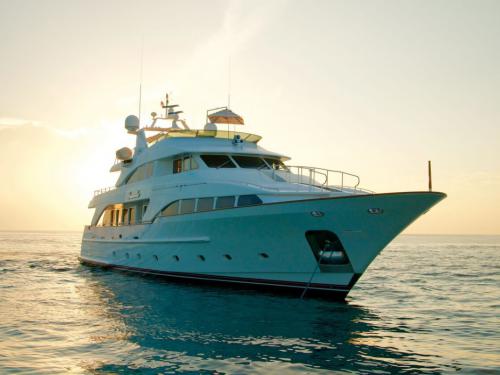 Motoryacht Benetti 115 Yachtcharter in Road Harbour