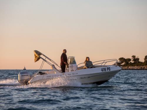 Motorboat Bluline 19 Open available for charter in Vrsar