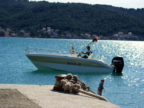 Yacht Brava 22 chartern in Split