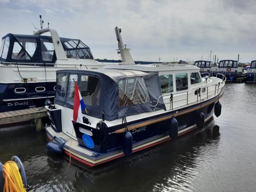Yacht Bravoure 34 available for charter in Woudsend