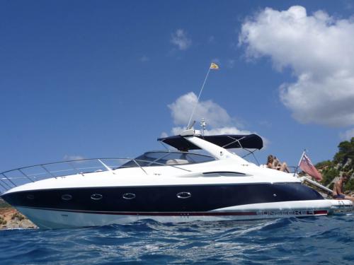 Motoryacht Camargue 47 chartern in Mykonos Stadt