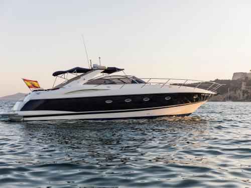 Yacht Camargue 50 Yachtcharter in Marina Botafoch