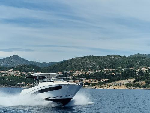 Yacht Cap Camarat 10.5 WA for rent in Dubrovnik