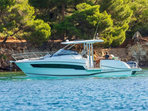 Yacht Cap Camarat 10.5 WA Yachtcharter in Marina Zadar
