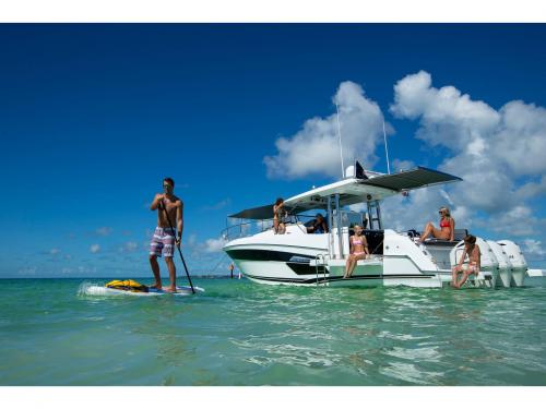 Motorboot Cap Camarat 12.5 WA chartern in Grimaud