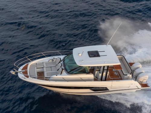 Motorboot Cap Camarat 12.5 WA chartern in Grimaud