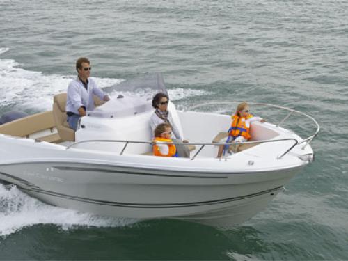 Motoryacht Cap Camarat 6.5 CC chartern in Arzon