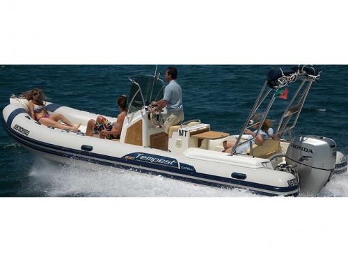 Motorboat Capelli Tempest 690 for rent in Lagos