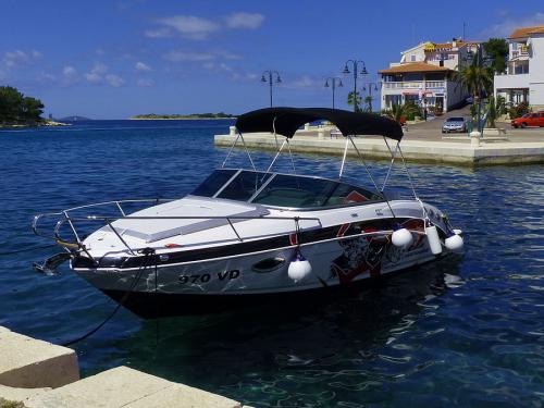 Yacht Chaparral 225 SSi for charter in Tribunj Harbour