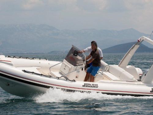 Motorboot Clubman 24 Yachtcharter in Trogir