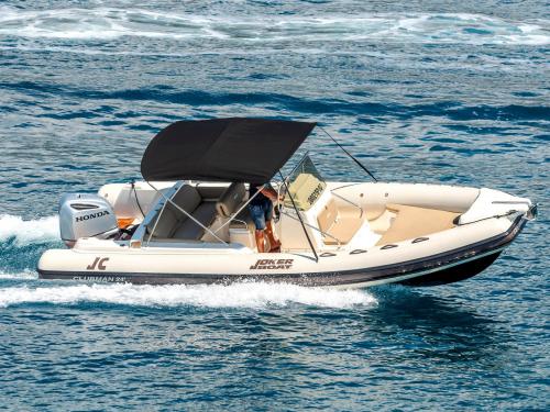Motorboot Clubman 24 chartern in Trogir