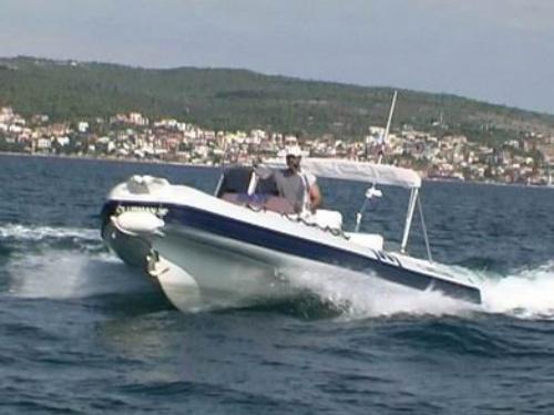 Motorboat Clubman 26 for rent in Trogir