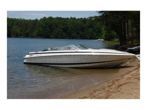 Yacht Cobalt 253 for rent in Setubal
