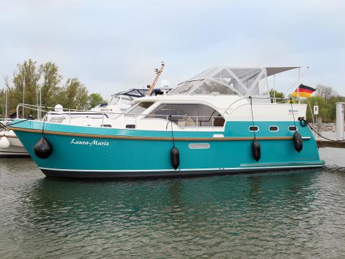 Motor yacht Concordia 108 AC for rent in Fuerstenberg