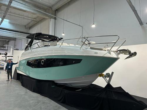 Motor yacht Coral 28 HTC for hire in Drage