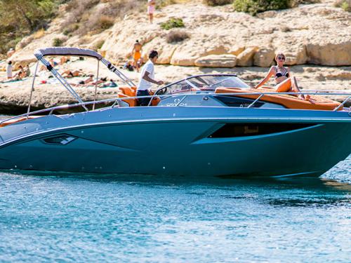 Motoryacht Cranchi 30 Endurance Yachtcharter in Palma