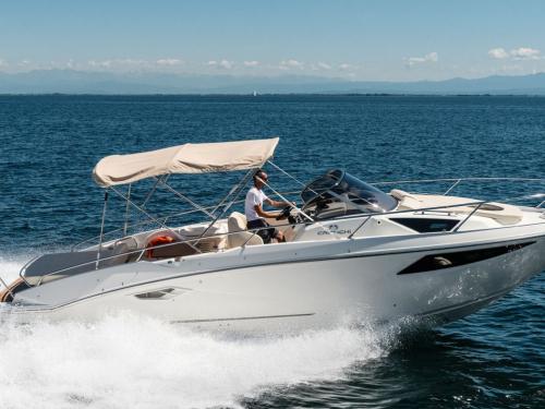 Motoryacht Cranchi 30 Endurance chartern in Palma