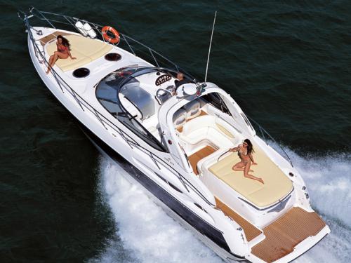 Yacht Cranchi 41 Yachtcharter in Port Adriano