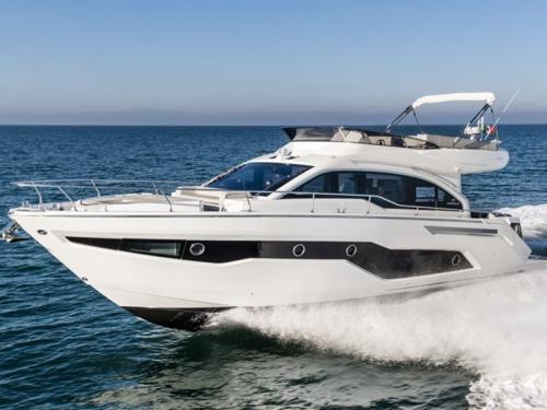 Motor yacht Cranchi E 52 F Evolution for rent in ACI Marina Split