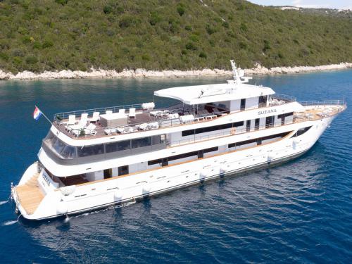 Motoryacht Suzana Yachtcharter in Split