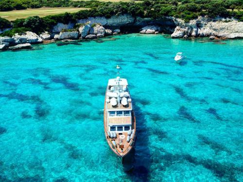 Luxury yacht charter French Riviera
