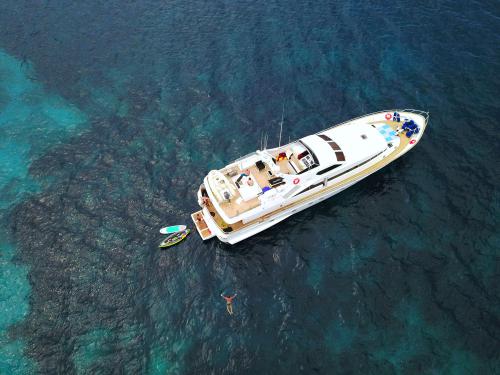 Motor Yacht Charter - luxury yacht Split
