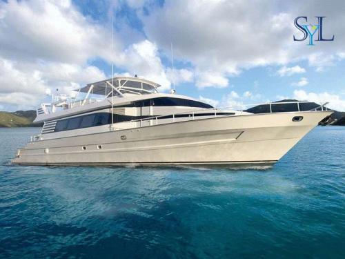 Luxury motor yacht charter USVI