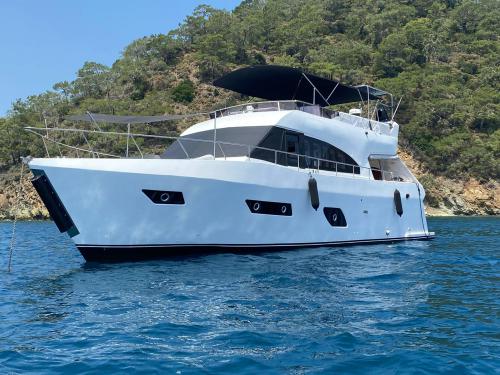 Motoryacht Serpil D chartern in Göcek