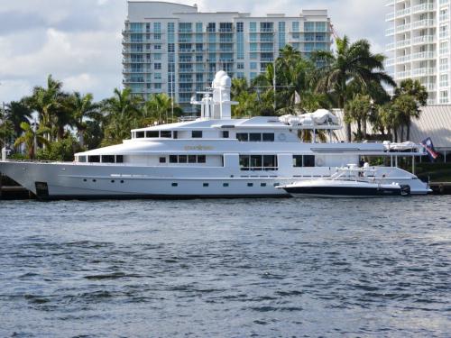M/Y STARSHIP - Superyacht chartern Miami M/Y STARSHIP - Superyacht chartern Miami