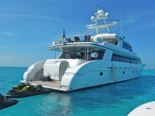 Luxury crewed Motor Yacht charter Bahamas