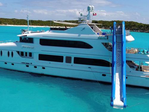 Just Enough - Super-Luxus-Yacht mieten Bahamas