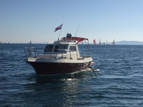 Yacht Damor 700 available for charter in Zadar