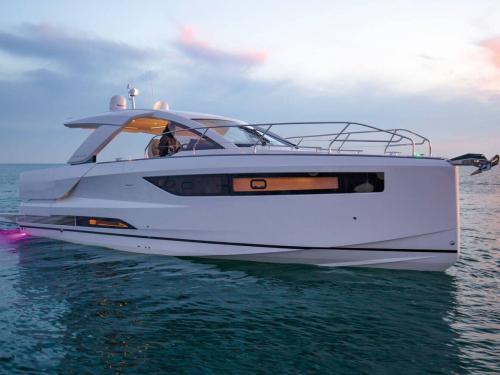 Motor yacht DB 43 IB available for charter in Portimao