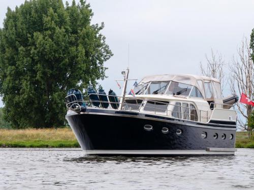 Motorboat DeDrait Deluxe 42 for rent in Akkrum