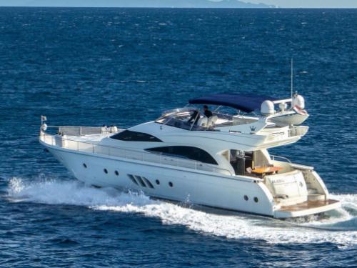Motor yacht Dominator 62 S for charter in Split