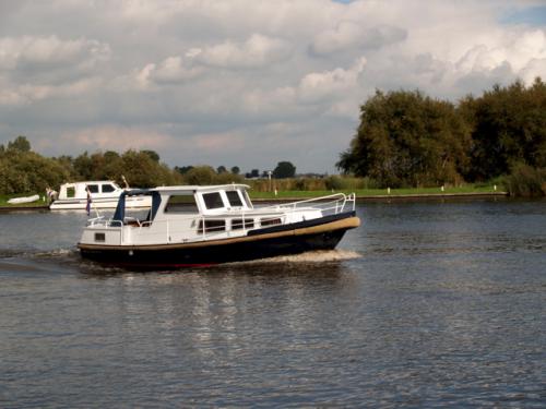 Yacht Duetvlet 880 available for charter in Molkwerum
